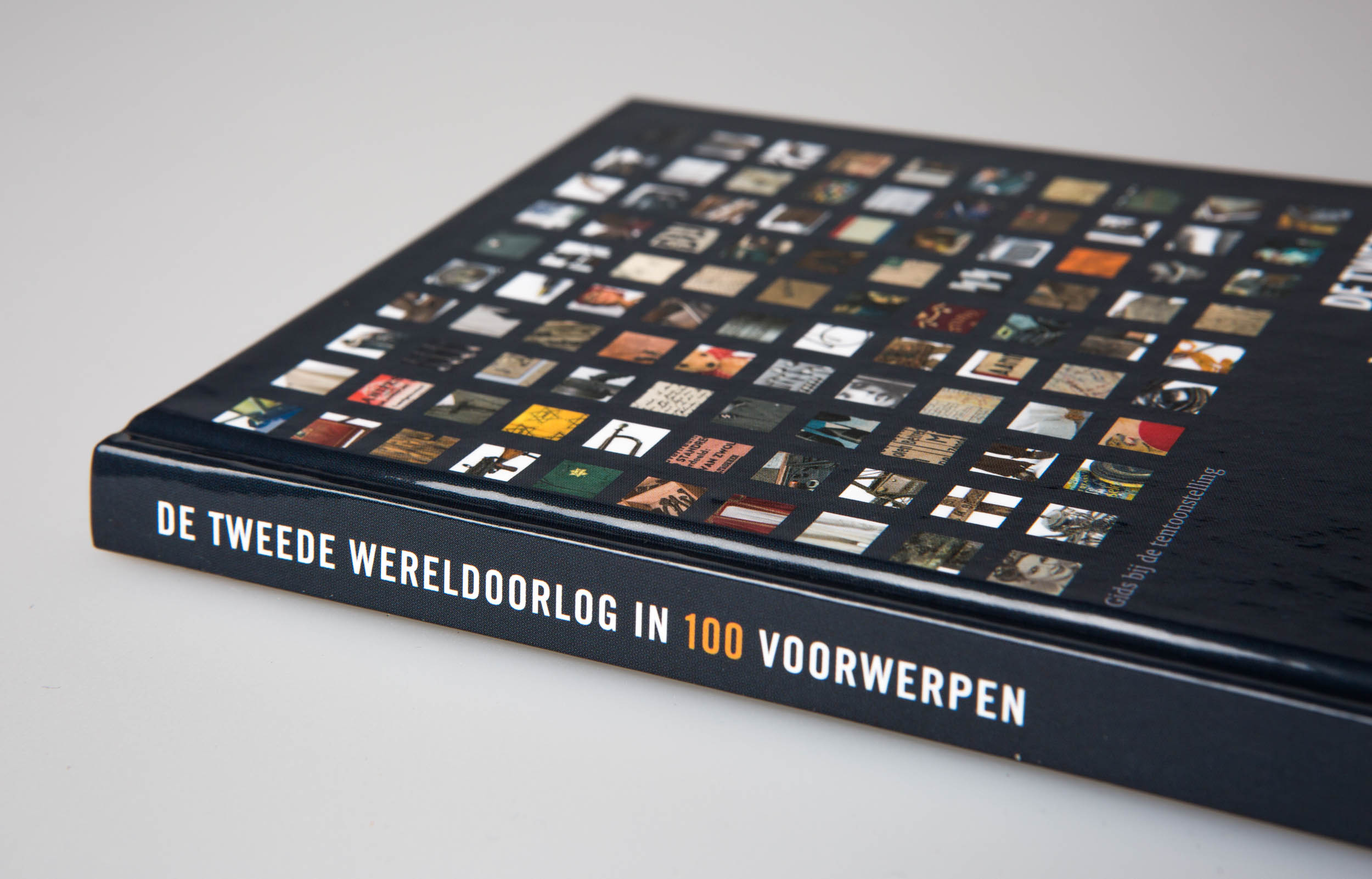 Fotografie voor boek en expositie in de kunsthal Rotterdam. Boekomslag